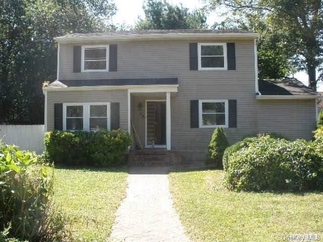 1 of 1 - 92 Sunrise Road, Bohemia, NY