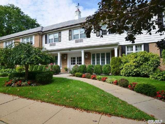 1 of 1 - 1 Bengeyfield # 1e, East Williston, NY
