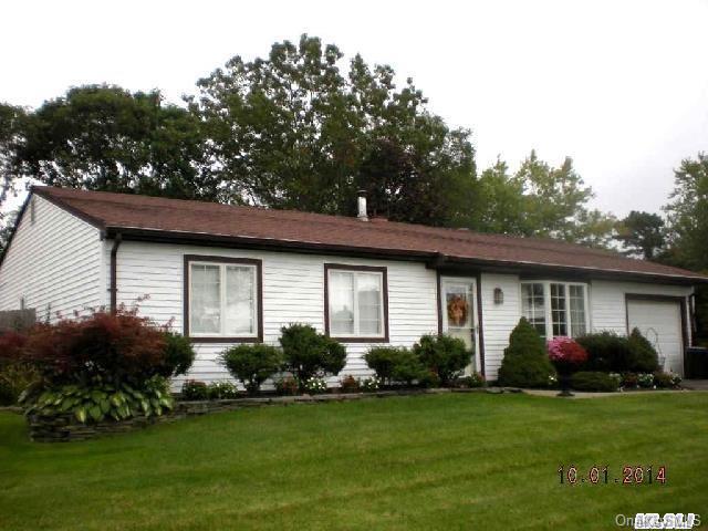 1 of 1 - 11 Sherwood Lane, Holbrook, NY