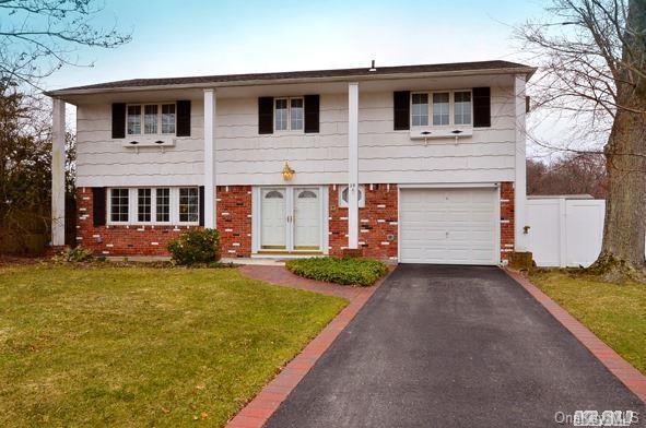 1 of 1 - 29 Woodoak Lane, Huntington, NY