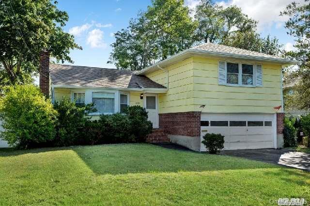 1 of 1 - 1999 Teehan Lane, Baldwin, NY