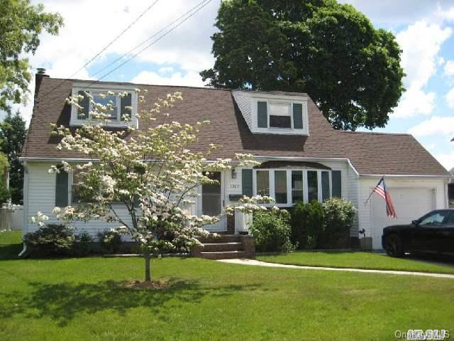1 of 1 - 2205 Cypress St., Wantagh, NY