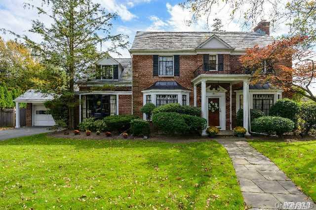 1 of 1 - 19 Bradford Court, Rockville Centre, NY