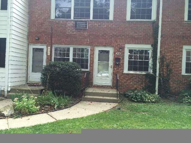 1 of 1 - 906 Towne House, Islandia, NY