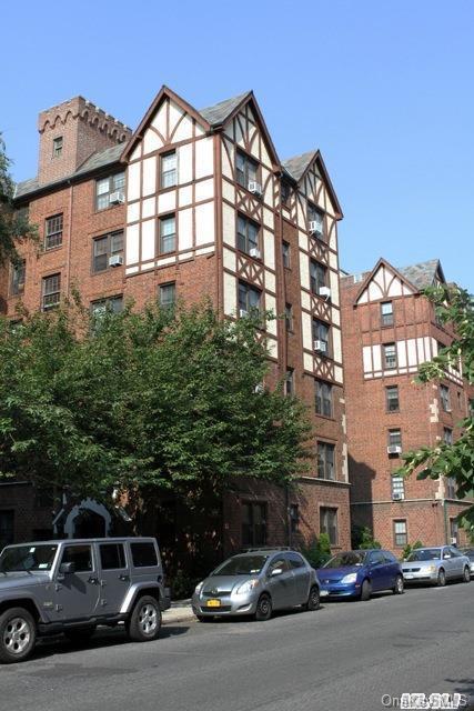 1 of 1 - 6830 Burns St. # C4, Forest Hills, NY