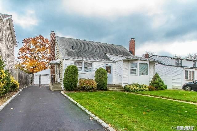 1 of 1 - 2970 Ruth Road, Wantagh, NY