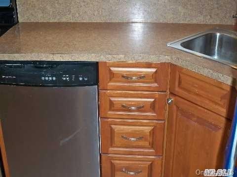 1 of 1 - 1023 Fenwood Drive # 3, Valley Stream, NY