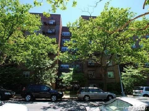 1 of 1 - 144-60 Gravett Road 1g, Kew Garden Hills, NY