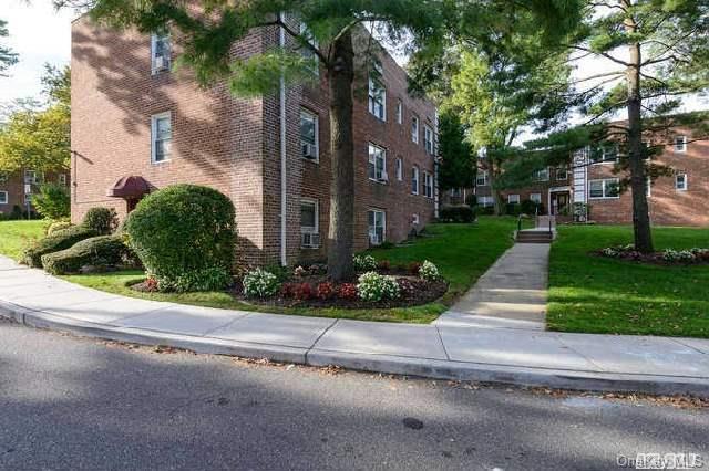 1 of 1 - 27 Edwards St. # 27t, Roslyn Heights, NY