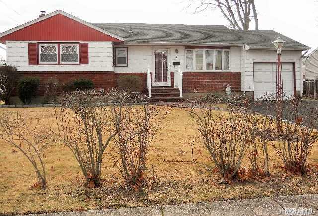 1 of 1 - 4 4th Avenue, Farmingdale, NY