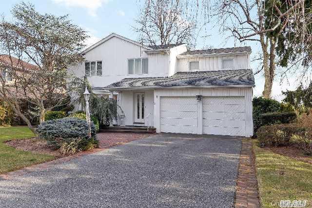1 of 1 - 8 Sutton Hill Lane, Manhasset Hills, NY