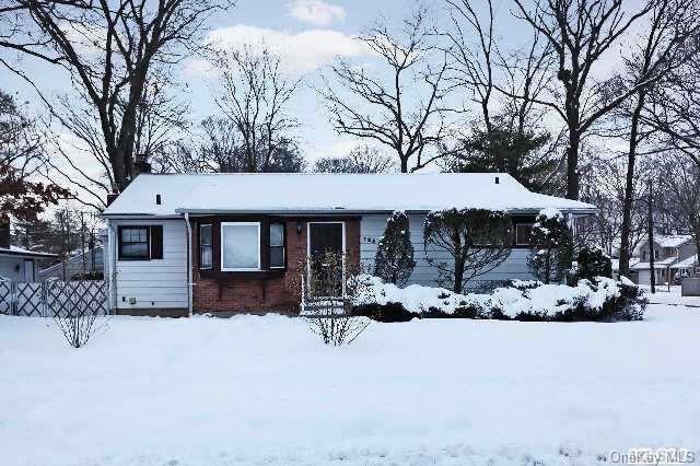 1 of 1 - 795 Oak Place, East Meadow, NY