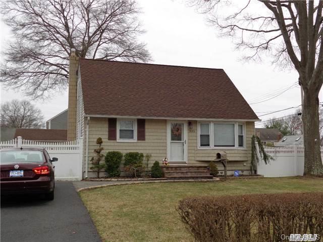 1 of 1 - 532 Rockaway St., West Islip, NY