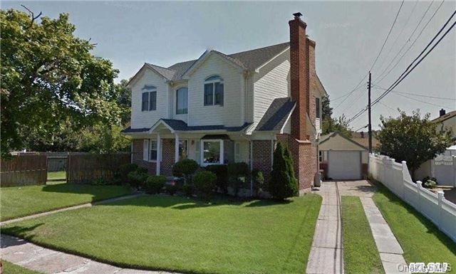 1 of 1 - 975 Center Drive, Franklin Square, NY