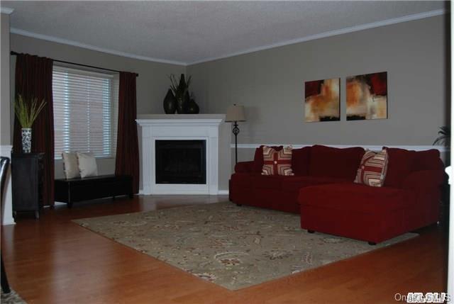 1 of 1 - 242 Maple Avenue # 306, Westbury, NY