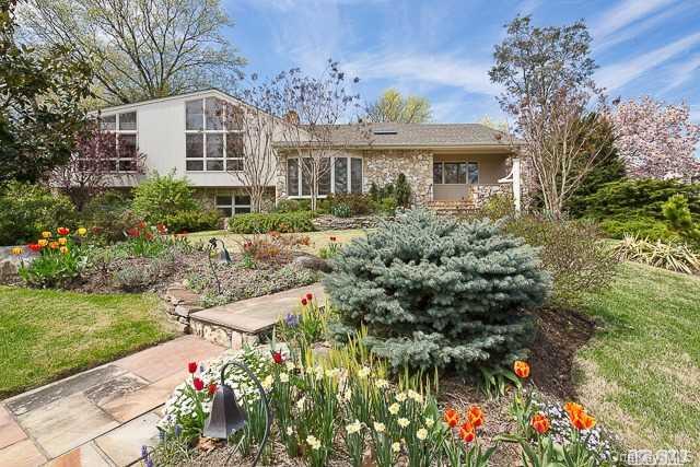 1 of 1 - 70 Dickenson Place, Great Neck, NY