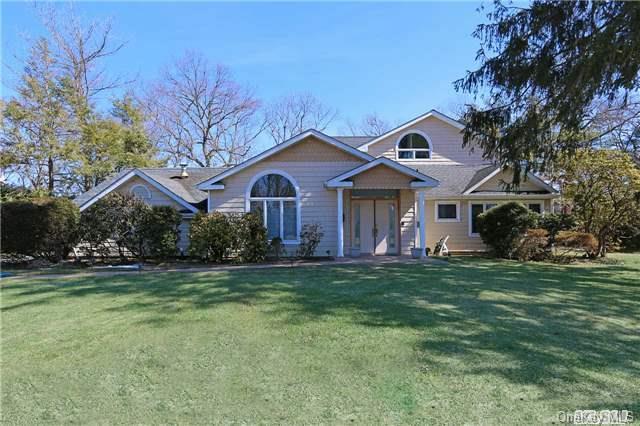 1 of 1 - 191 Parkway Drive, Roslyn Heights, NY