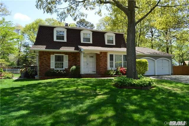 1 of 1 - 4 Faculty Court, Farmingville, NY