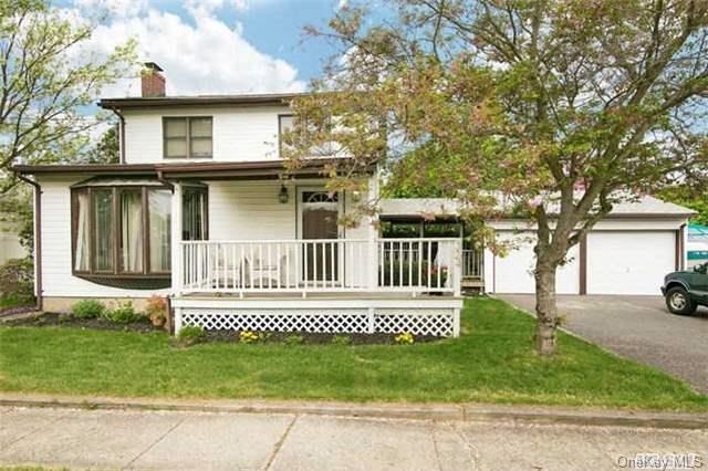 1 of 1 - 324 Bayport Avenue, Bayport, NY