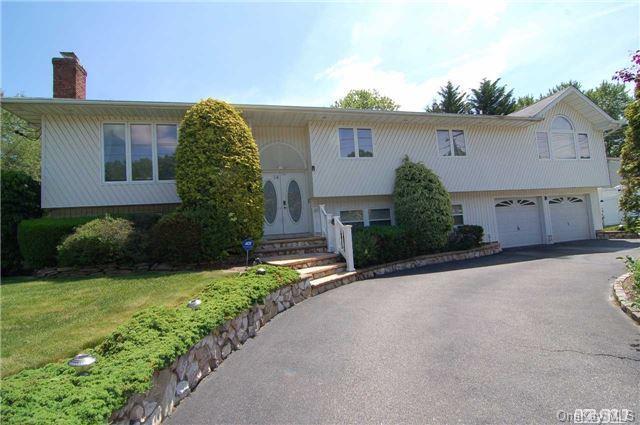 1 of 1 - 14 Fairway Drive, Old Bethpage, NY