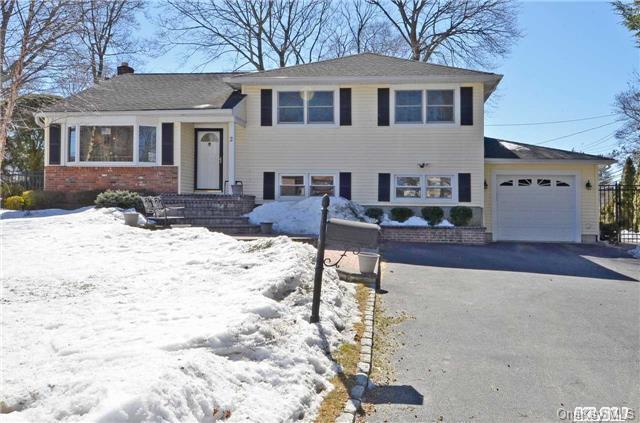 1 of 1 - 2 Barclay St., Huntington Station, NY