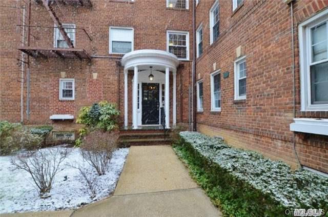 1 of 1 - 19 Schenck Avenue # 1b, Great Neck, NY