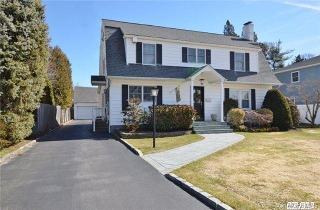 1 of 1 - 28 Woodbury Way, Syosset, NY