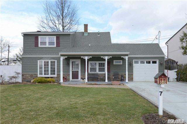 1 of 1 - 7 Butternut Lane, Levittown, NY