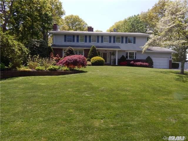 1 of 1 - 10 Woodcrest Avenue, East Moriches, NY