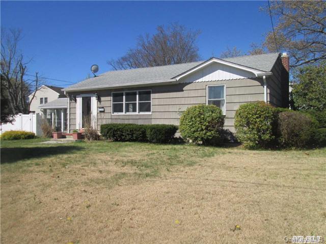 1 of 1 - 460 Maple Avenue, Patchogue, NY