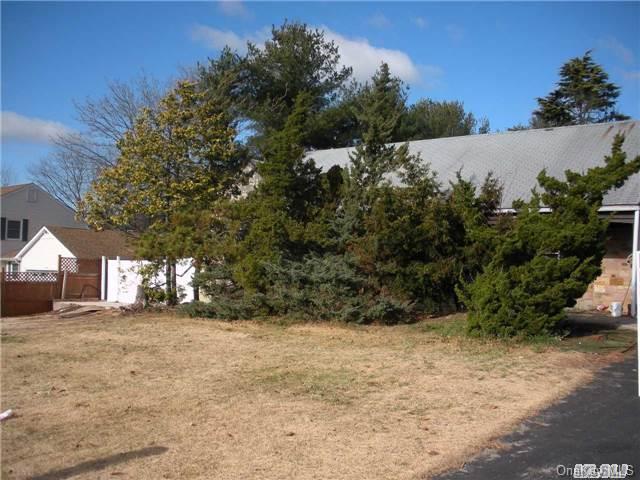 1 of 1 - 17 Arbor Ridge Lane, South Setauket, NY