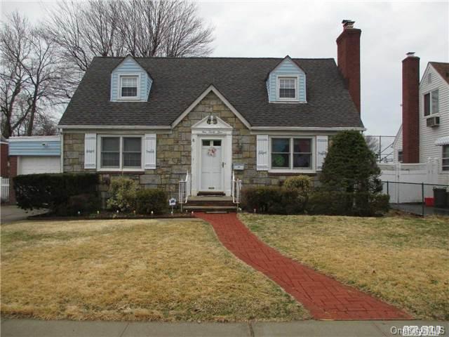 1 of 1 - 923 Van Buren Avenue, Franklin Square, NY