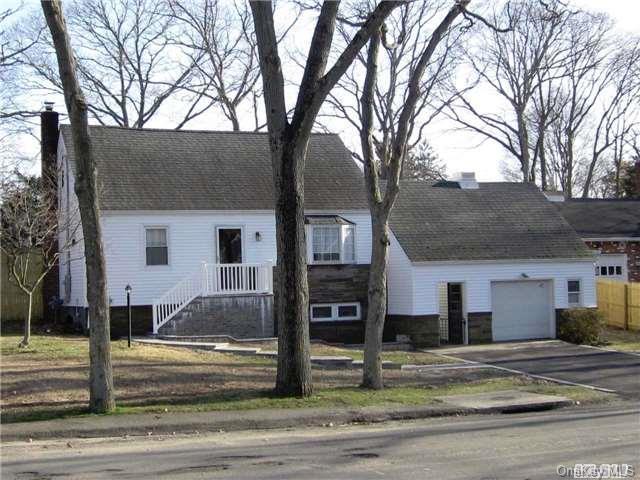 1 of 1 - 40 Tippin Drive, Huntington Station, NY