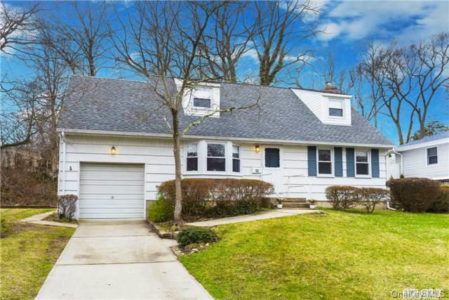 1 of 1 - 12 Boxwood Court, Huntington Station, NY