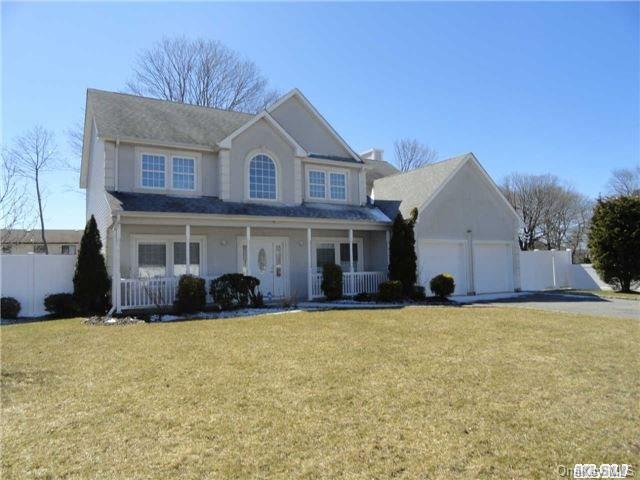 1 of 1 - 15 Sterns Lane, Copiague, NY