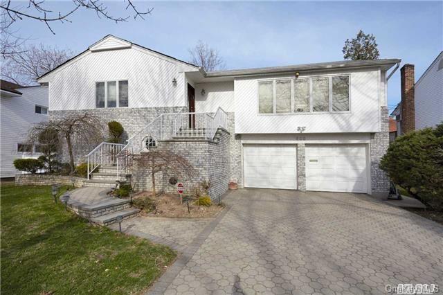 1 of 1 - 900 Cherry Lane, North Woodmere, NY