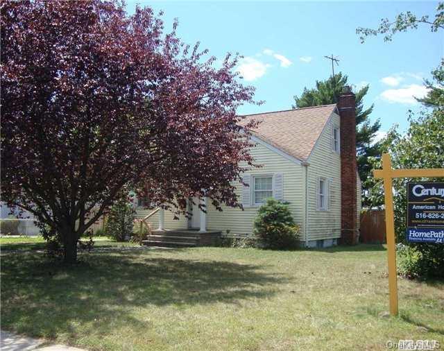 1 of 1 - 640 Lowell Road, Uniondale, NY