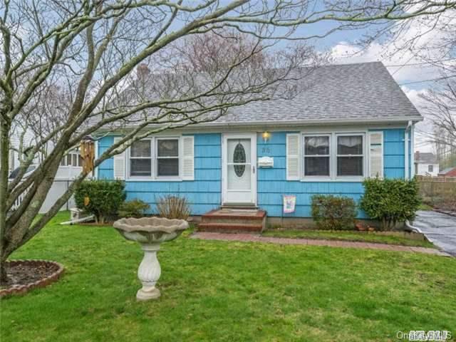 1 of 1 - 35 Thorburn Avenue, Patchogue, NY