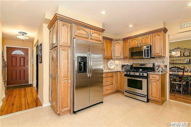 1 of 1 - 3 Caxton St., Melville, NY