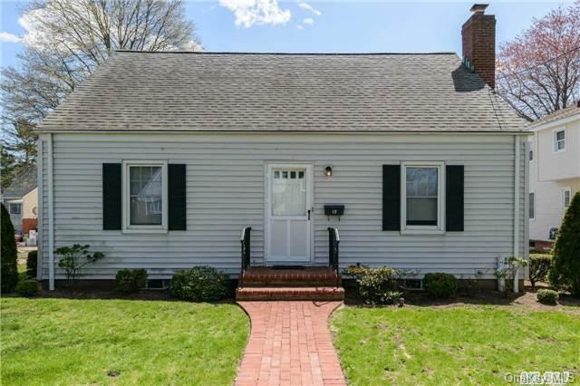 1 of 1 - 18 Poplar St., Westbury, NY