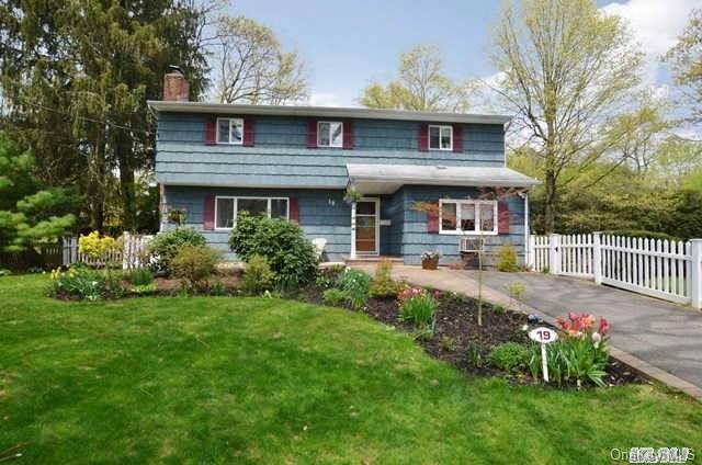 1 of 1 - 19 Brompton Place, Huntington Station, NY