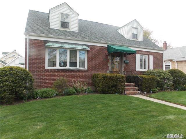 1 of 1 - 115 A 10th St., New Hyde Park, NY