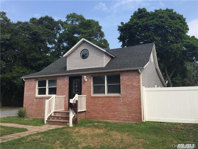 1 of 1 - 39 Roslyn St., Islip Terrace, NY