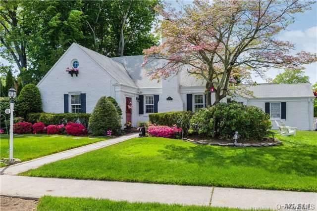 1 of 1 - 38 Surrey Lane, Rockville Centre, NY