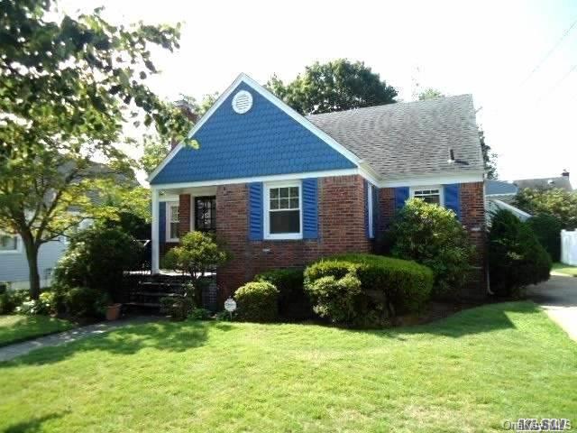 1 of 1 - 1052 Archer Place, Baldwin, NY