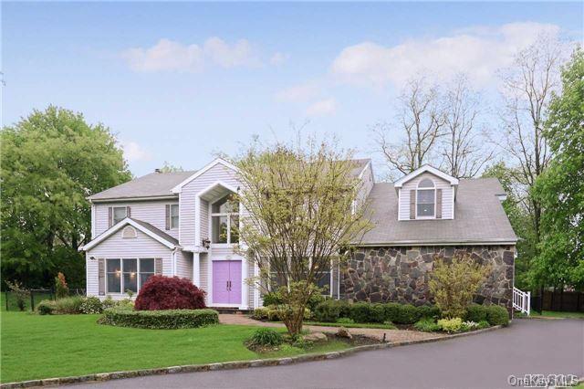 1 of 1 - 18 Oak Lane, Roslyn Heights, NY