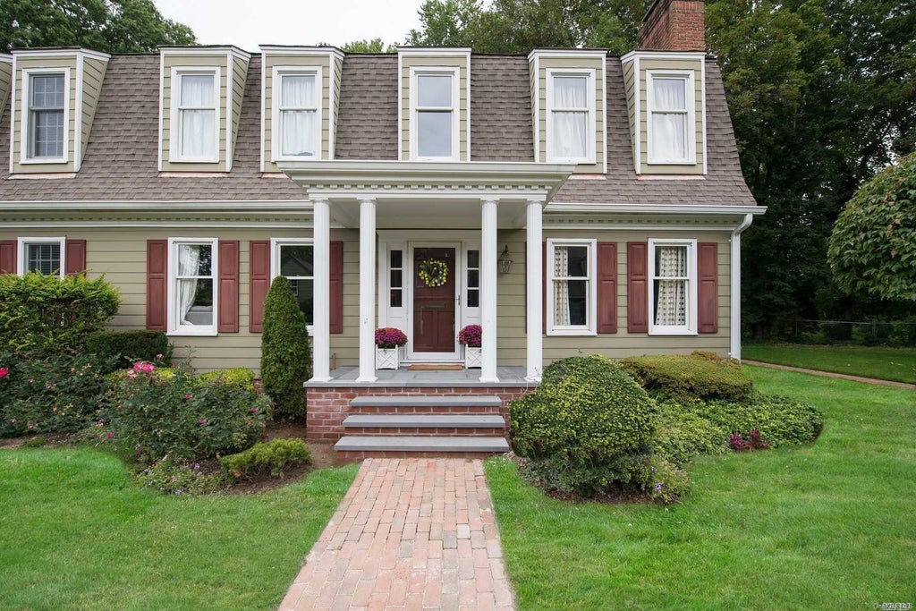 1 of 1 - 19 Duke Gloucester, Manhasset, NY