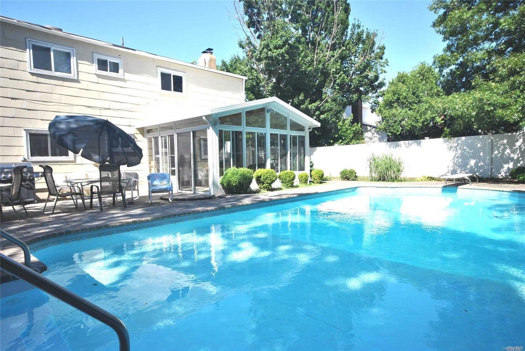 1 of 1 - Undisclosed, Hauppauge, NY