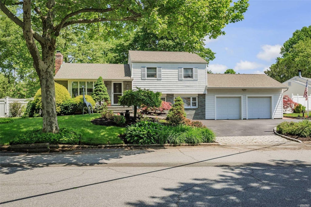 1 of 1 - 1 Tennyson Place, Greenlawn, NY