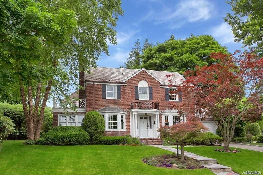 1 of 1 - 5 Winthrope Road, Manhasset, NY